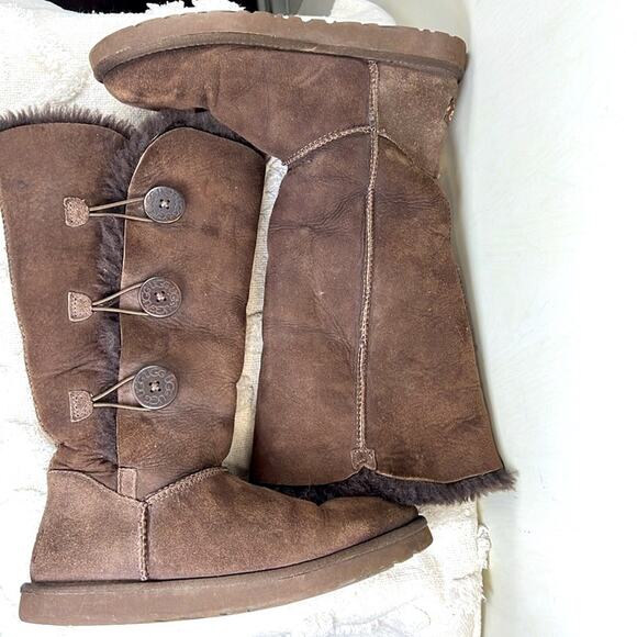 Uggs Tall Three Chocolate Button Boots size 9 - Picture 5 of 11